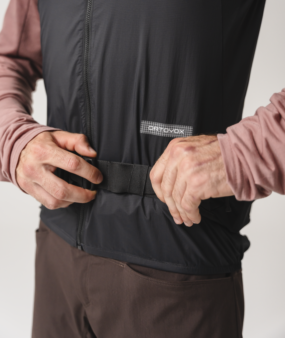 SEQUENCE HIP POUCH 1 black raven