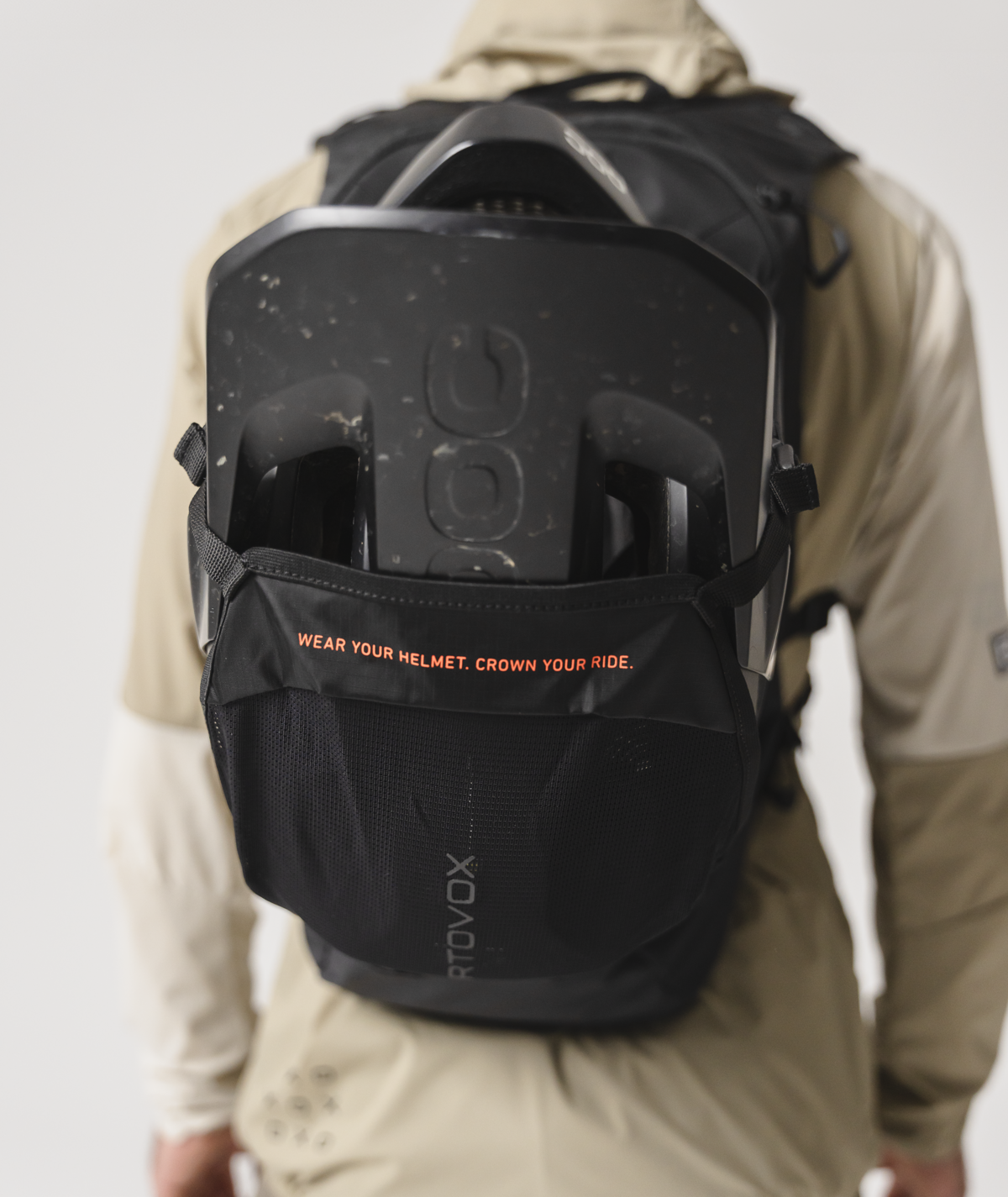 SEQUENCE DAYPACK 15 black raven