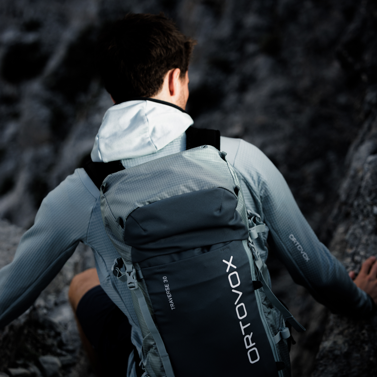ORTOVOX TRAVERSE 30 black raven