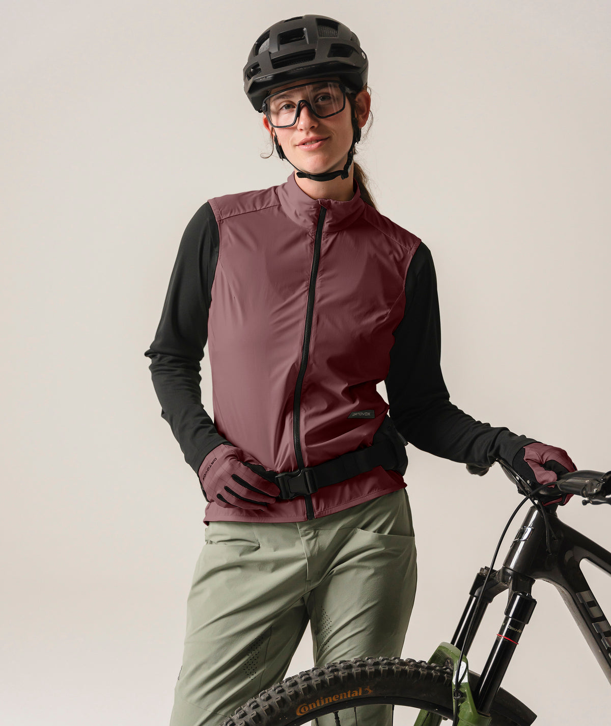 SEQUENCE WIND VEST W chestnut