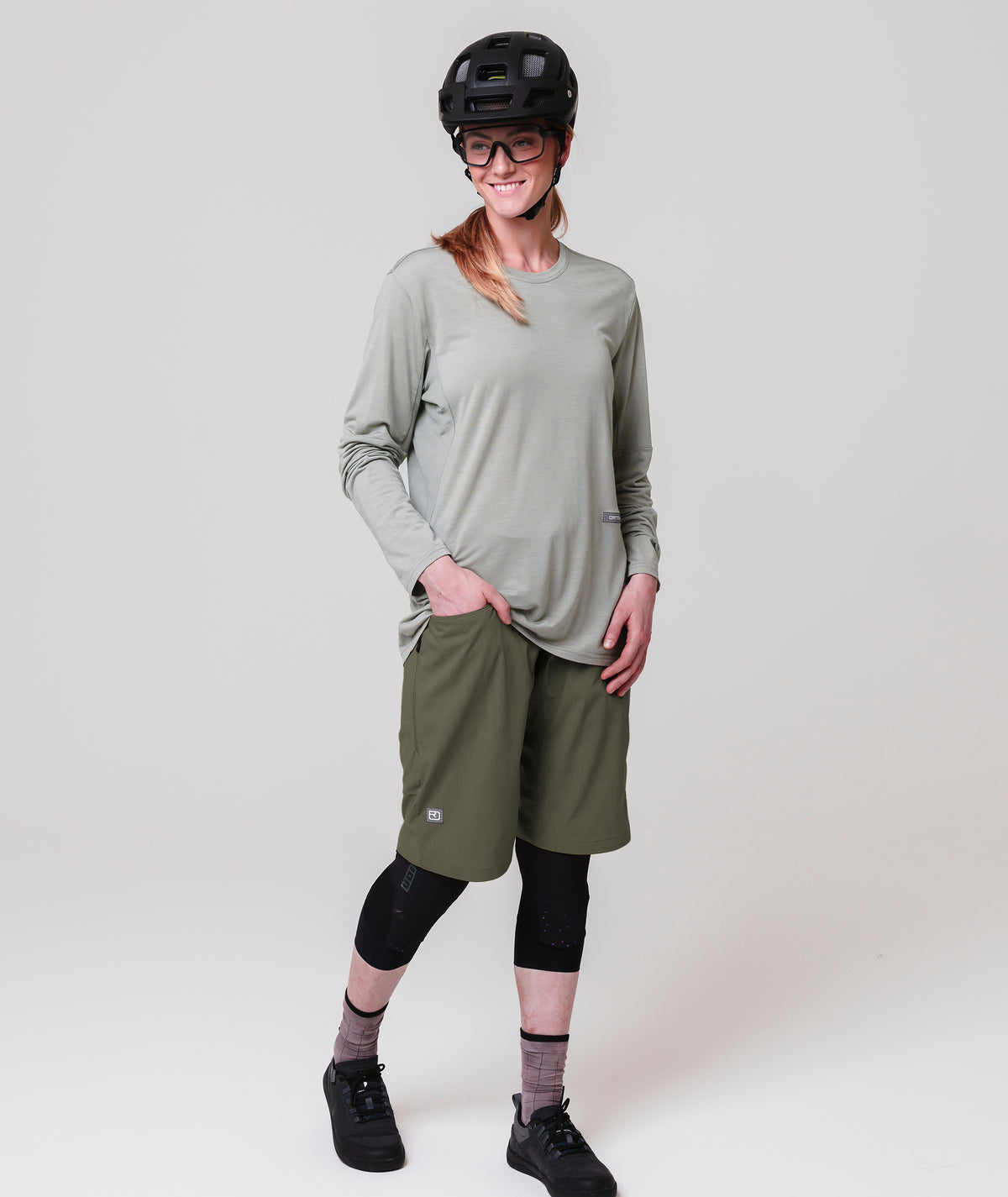 SEQUENCE FREE SHORTS W dark wild herbs